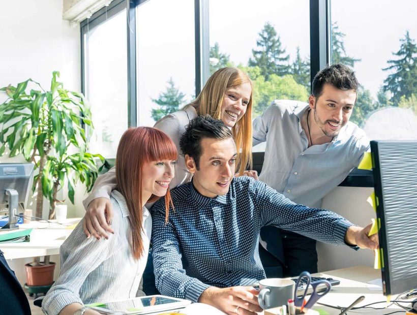 Corporate professionals managing tasks with punctuality and planning tools